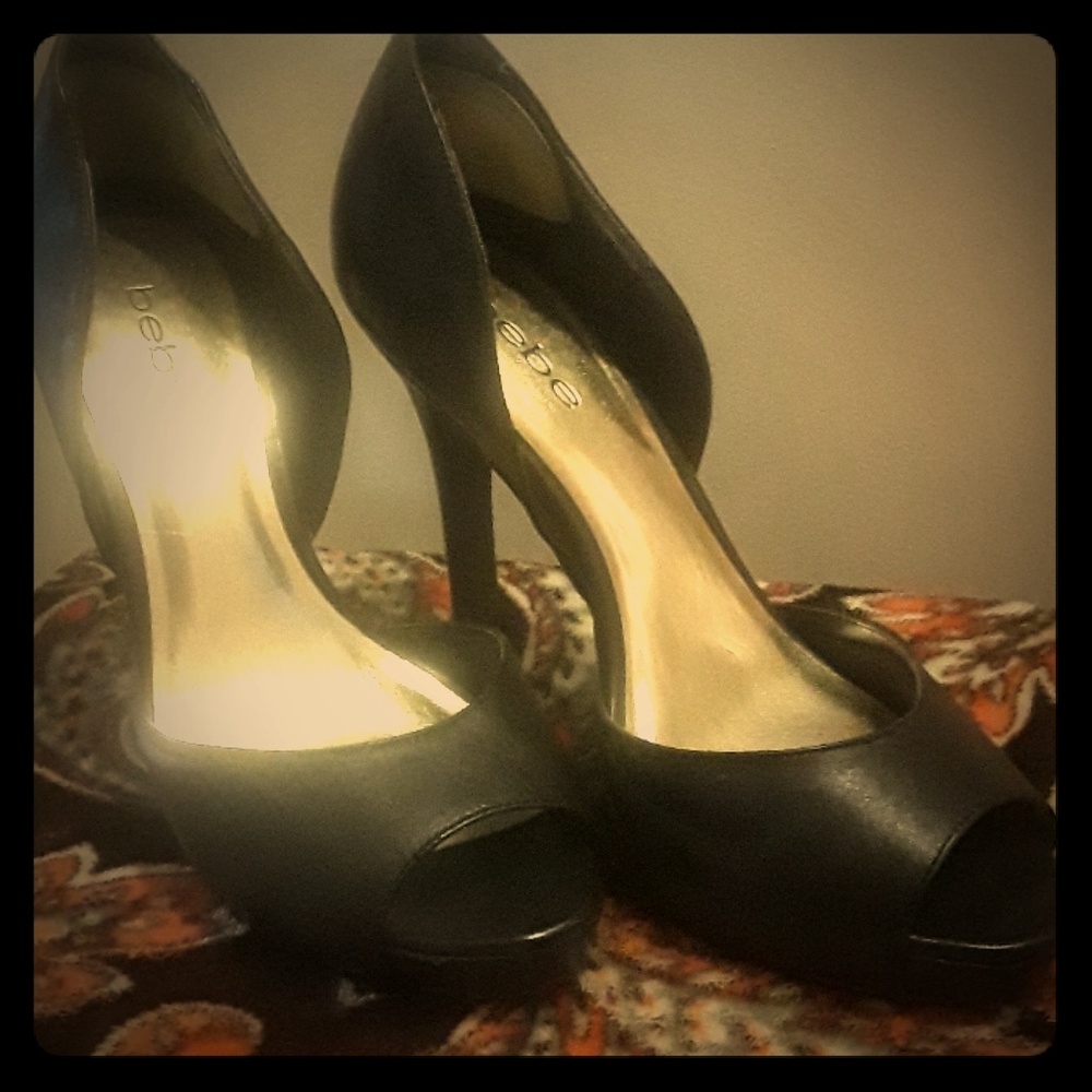 Bebe peekaboo toe pumps, size 8.5 black